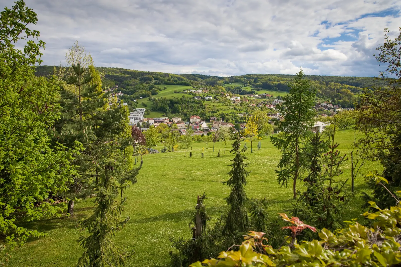 Prodej exkluzivního pozemku v Luhačovicích