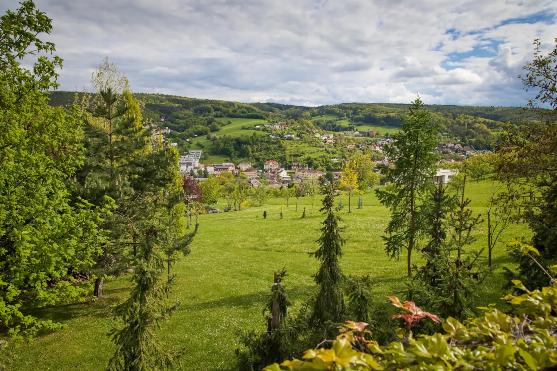 Prodej exkluzivního pozemku v Luhačovicích
